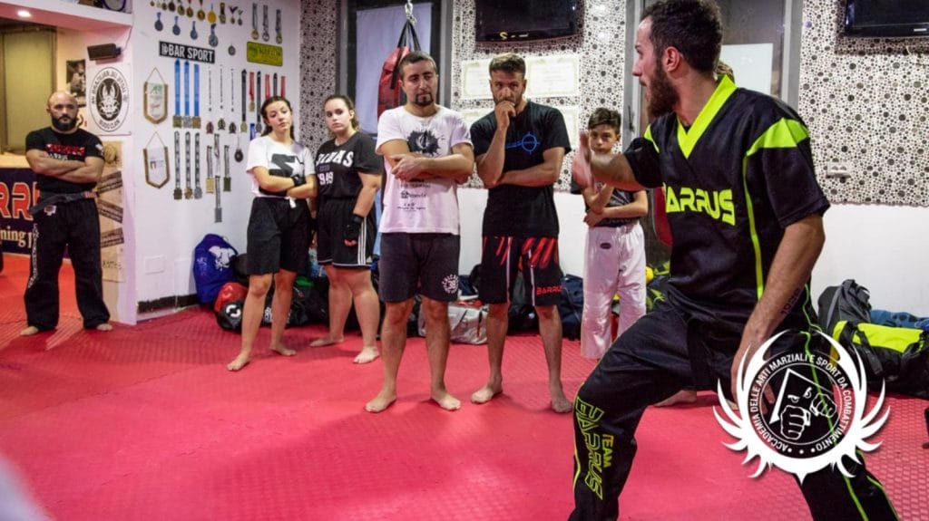 Accademia delle Arti Marziali e Sport da Combattimento - Tutti a scuola con il M° Roberto Montuoro - seminario di Point Fighting 4 Giuseppe Angiolillo - Team Barrus - Point fighting