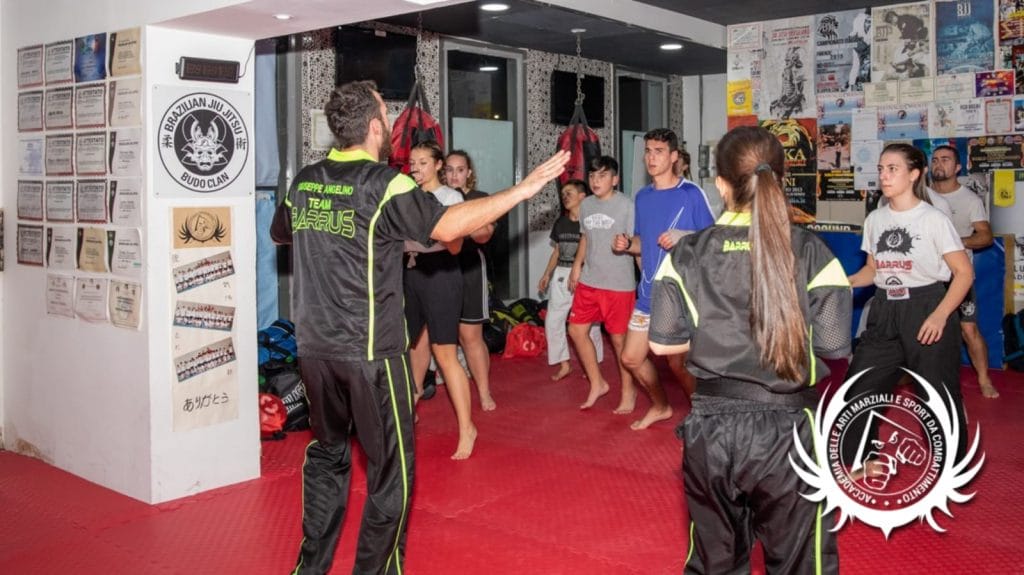 Accademia delle Arti Marziali e Sport da Combattimento - Tutti a scuola con il M° Roberto Montuoro - seminario di Point Fighting 5 Giuseppe Angiolillo - Point Fighting