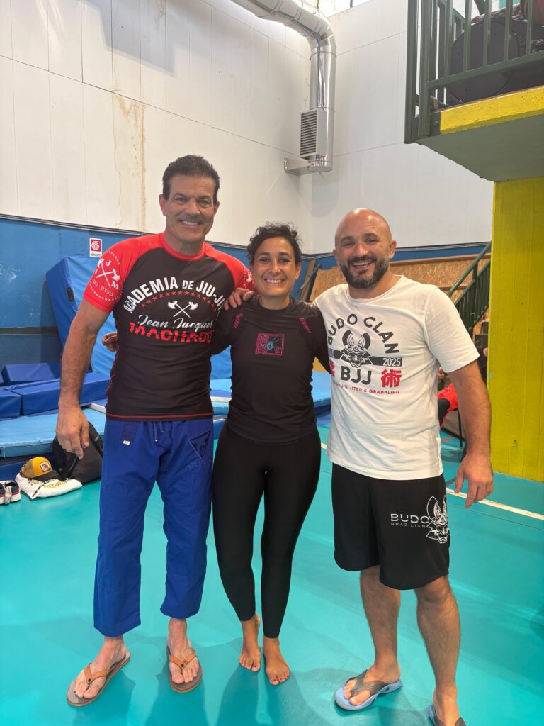 Accademia delle Arti Marziali e Sport da Combattimento - Ci sono persone che nello sport non entrano, ci si tuffano dentro! 1 Arti Marziali e Sport da Combattimento - Ci sono persone che nello sport non entrano, ci si tuffano dentro! 1