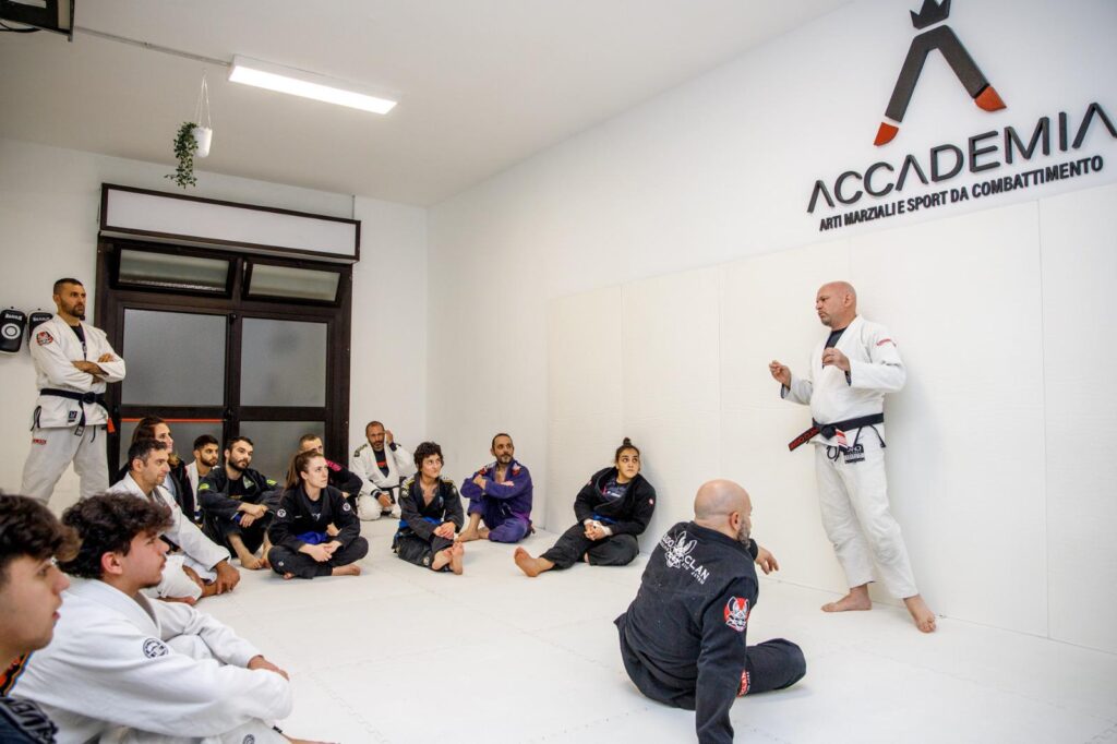 Accademia delle Arti Marziali e Sport da Combattimento - Quel volo sul pianoforte... 3 Arti Marziali e Sport da Combattimento - Quel volo sul pianoforte... 3