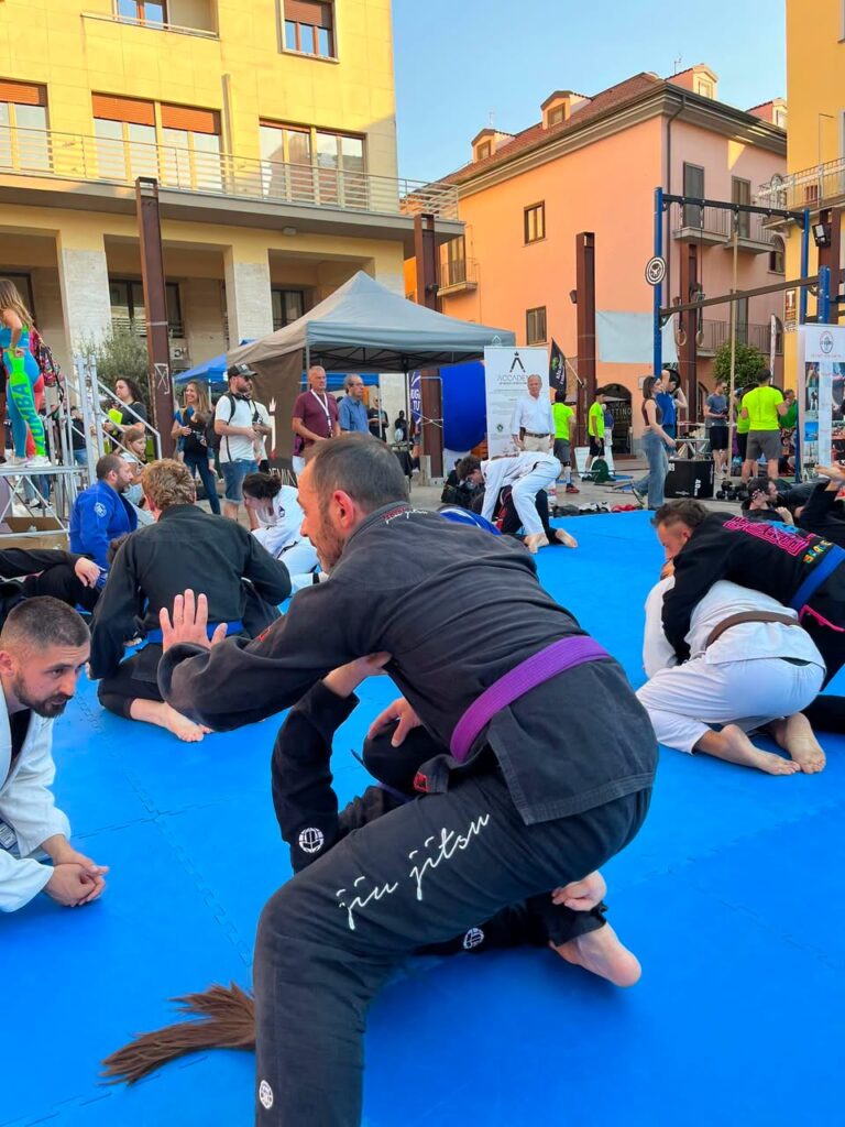 Arti Marziali e Sport da Combattimento - Basilicata più SPORT Invaders: Il Jiu Jitsu scende in piazza a Potenza 2