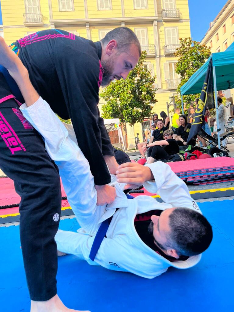 Arti Marziali e Sport da Combattimento - Basilicata più SPORT Invaders: Il Jiu Jitsu scende in piazza a Potenza 5