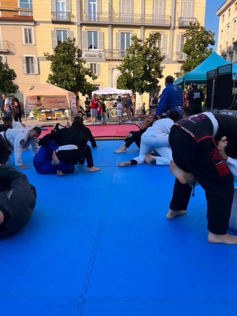 Arti Marziali e Sport da Combattimento - Basilicata più SPORT Invaders: Il Jiu Jitsu scende in piazza a Potenza 7
