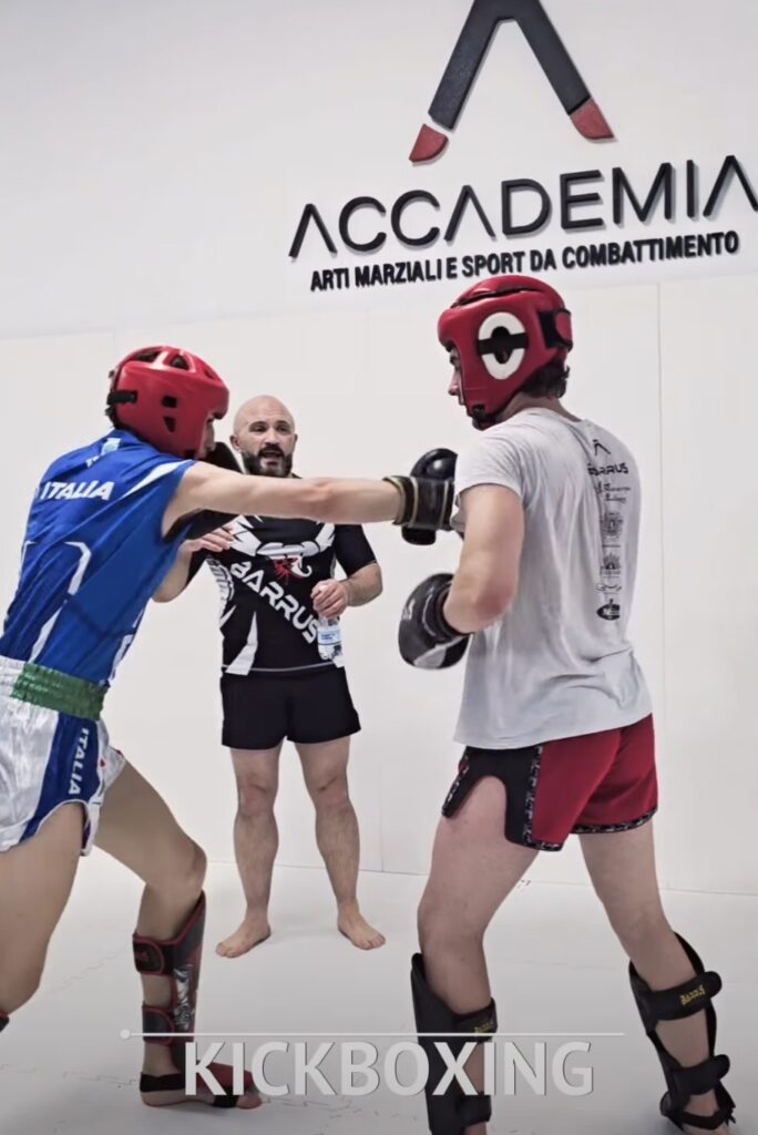 Arti Marziali e Sport da Combattimento - Kickboxing - combinazione - tecnica 1